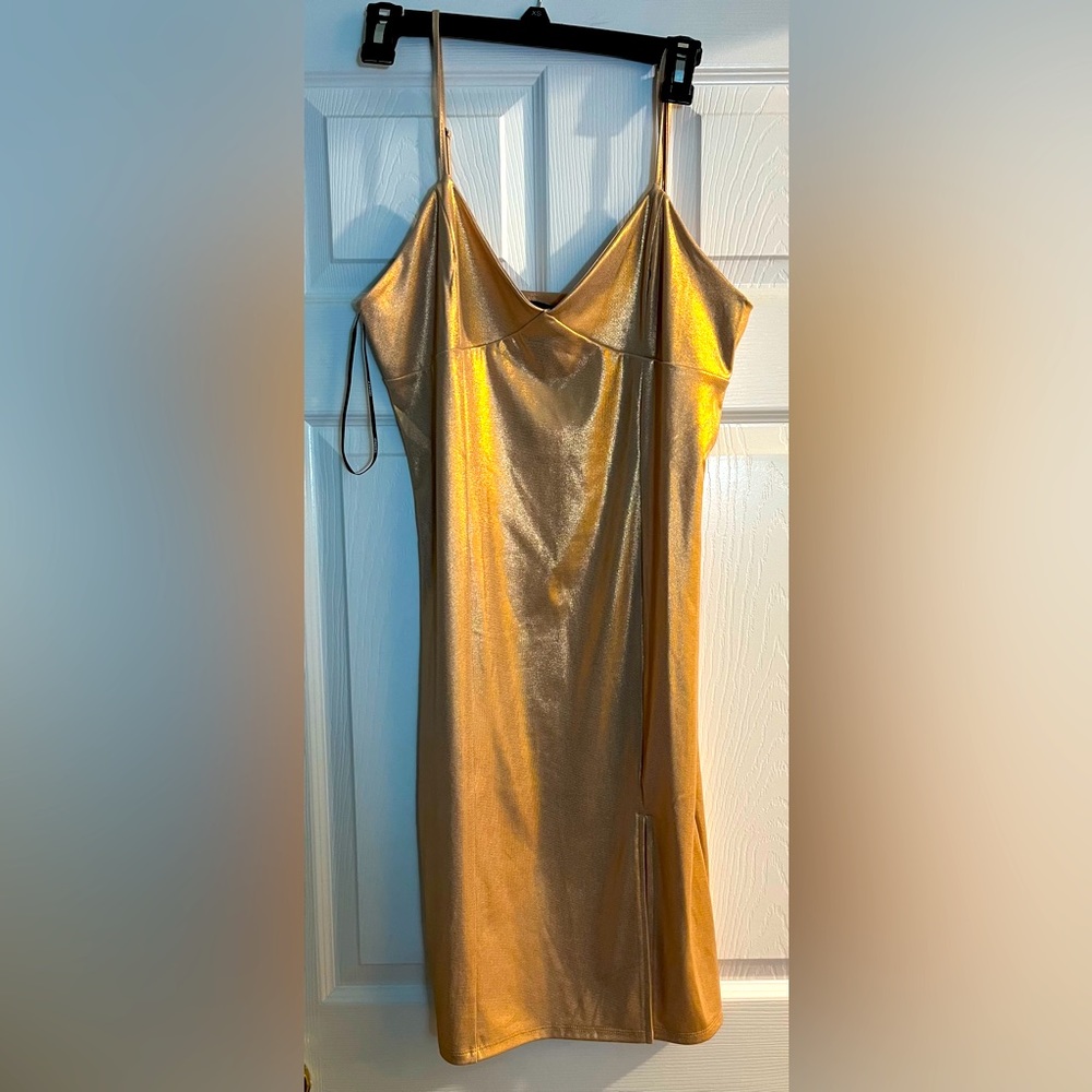 Forever 21 party dress (color Champagne) size XL Knee length